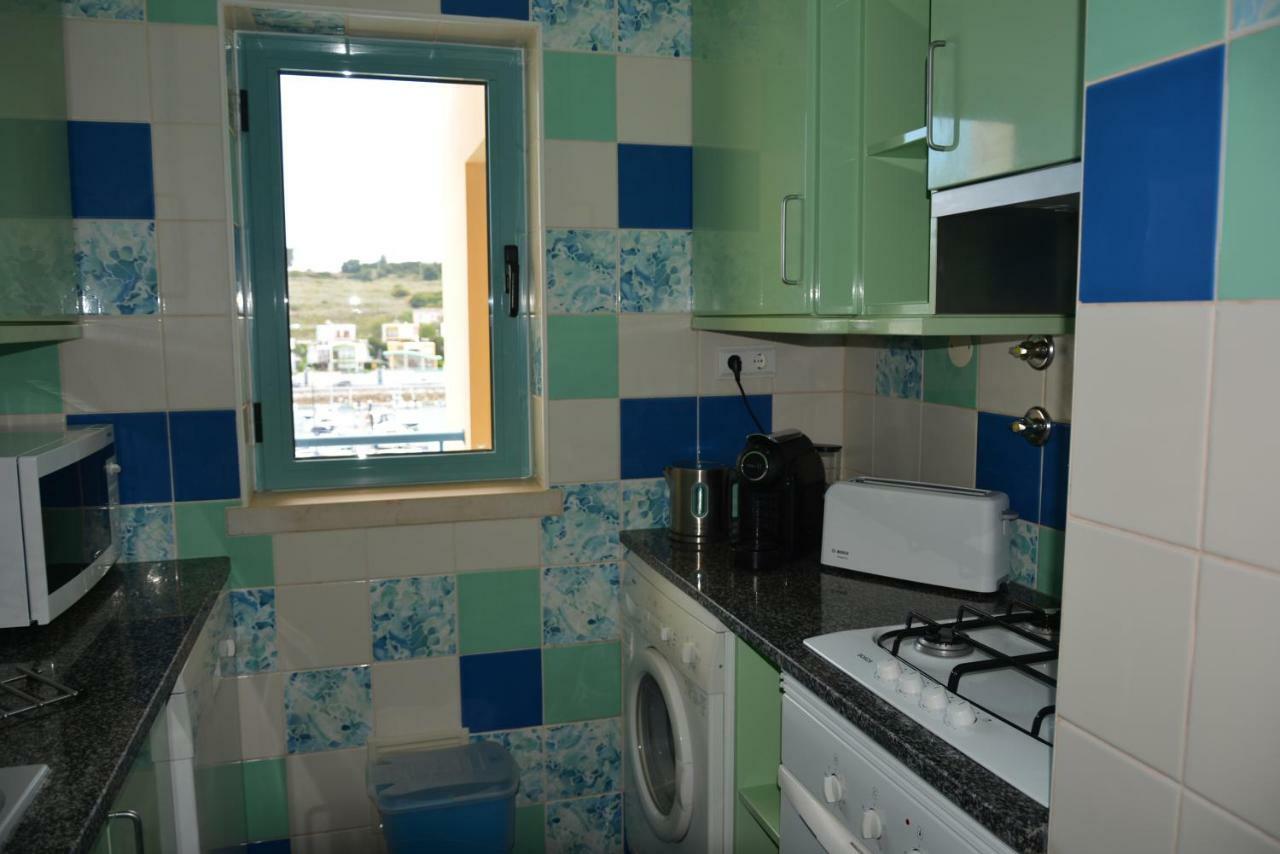 Stunning Apartment With Marina Views Albufeira Exterior photo